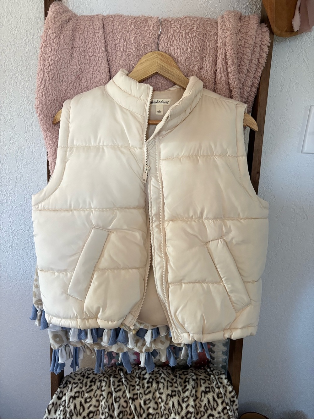 Cropped Puffer Vest - Cream